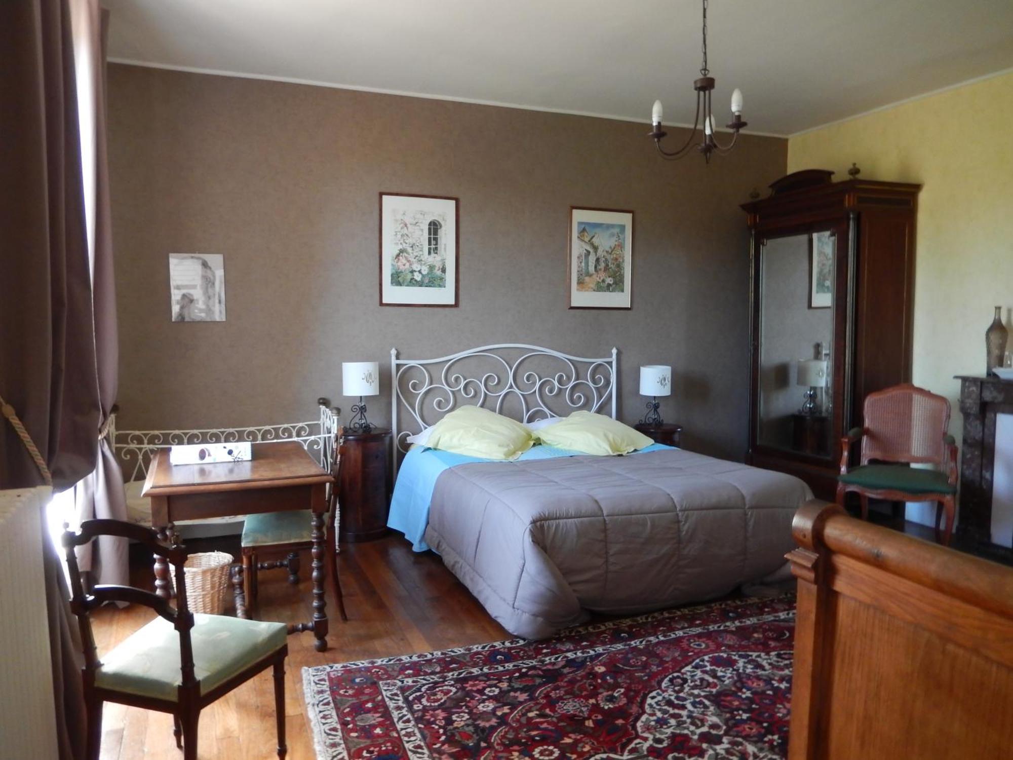 Chambres D'Hotes - Domaine Des Perrieres Crux-la-Ville Habitación foto
