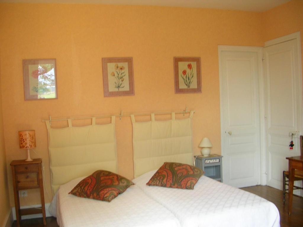 Chambres D'Hotes - Domaine Des Perrieres Crux-la-Ville Habitación foto